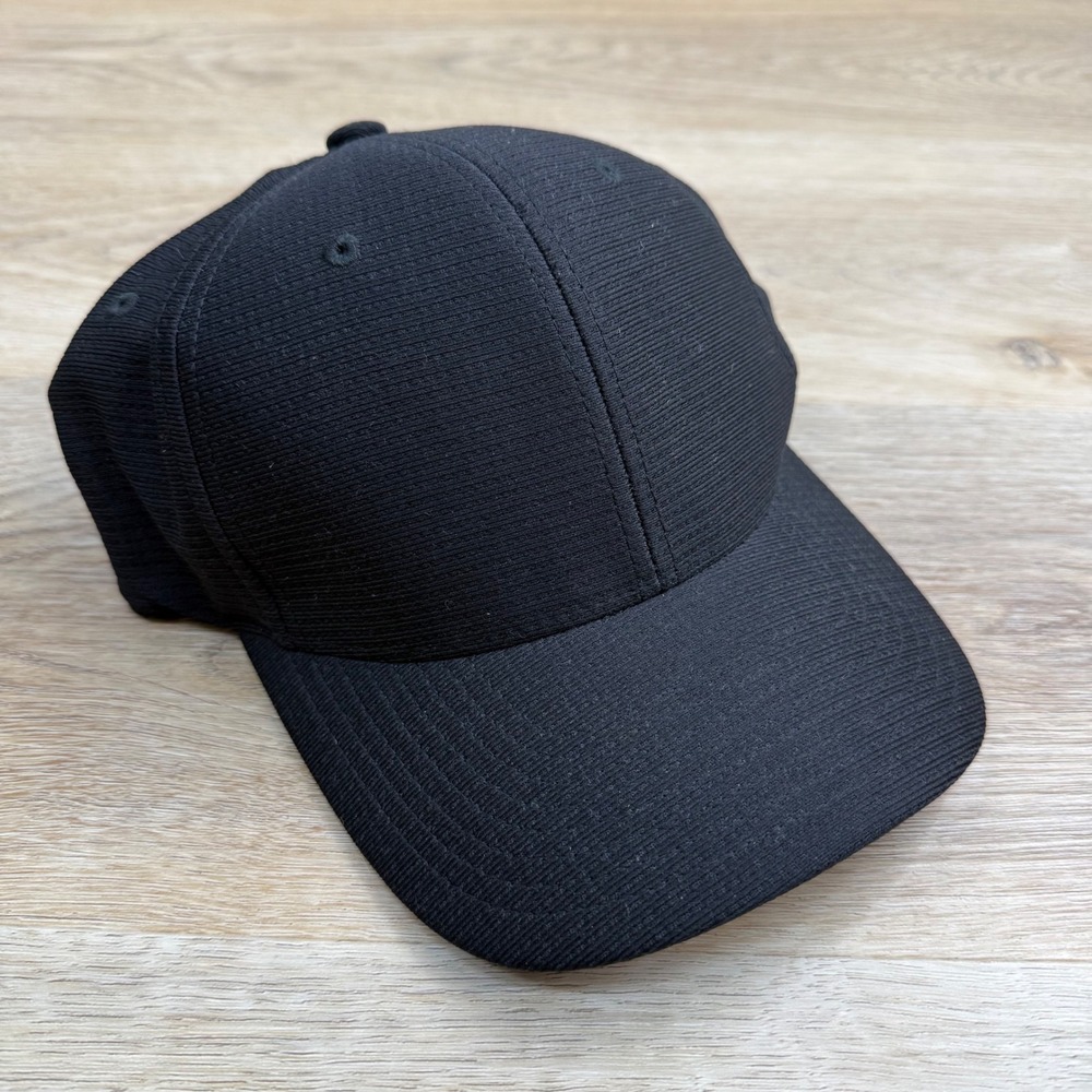 TravisMathew Flexfit Baseball Cap Hat Mens L-XL Black